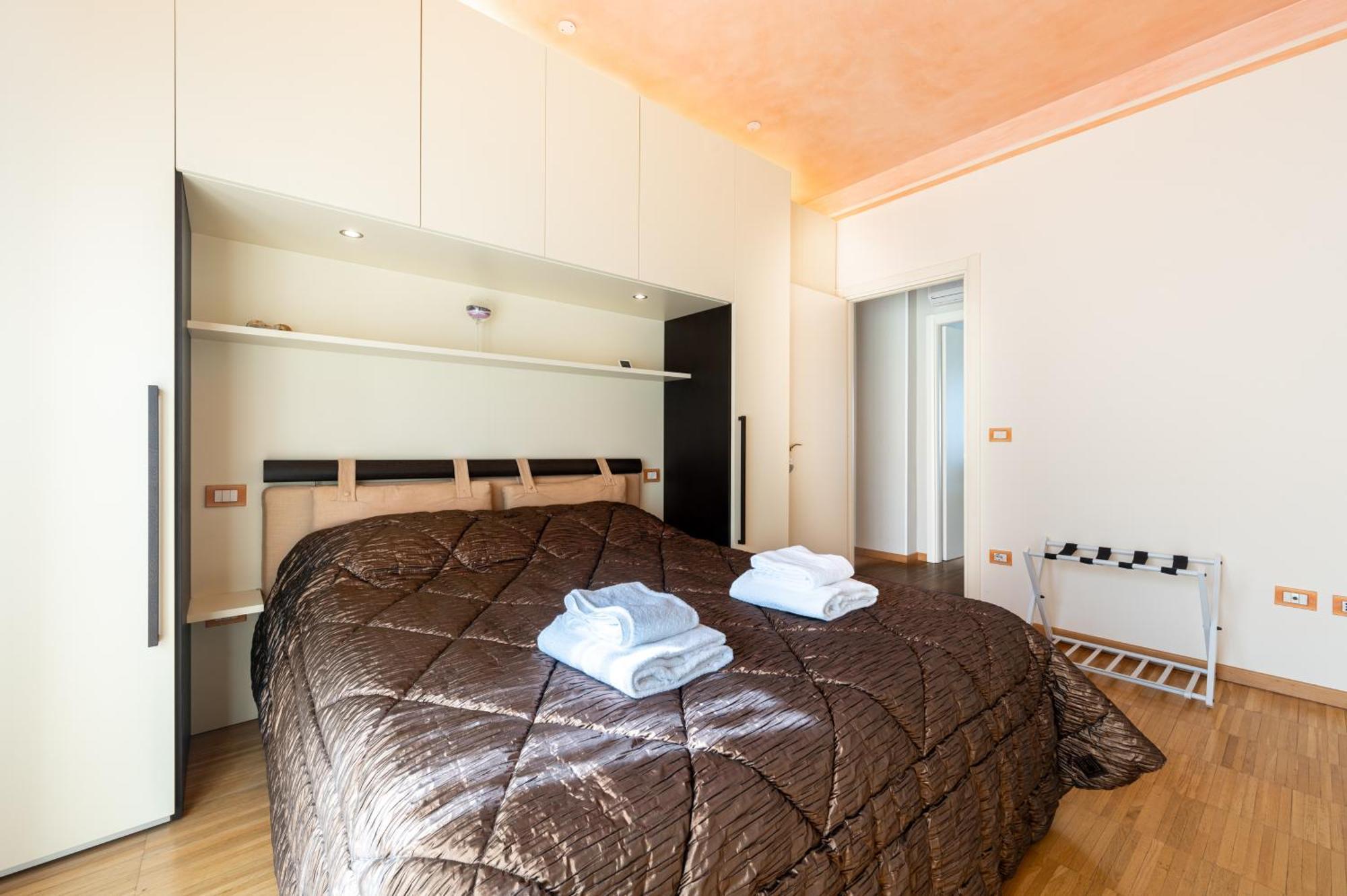 Apartment Charme Parmense: Eleganza E Storia
